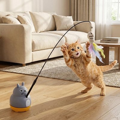 jouet chat interactif beige